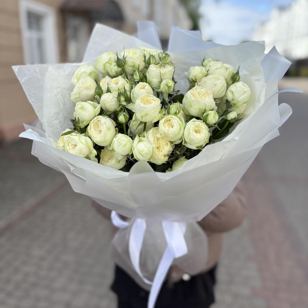 Букет Аяла из кустовых пионовидных роз