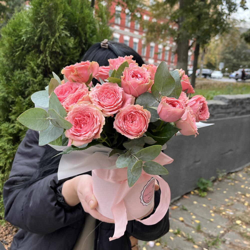 Коробка из кустовых роз
