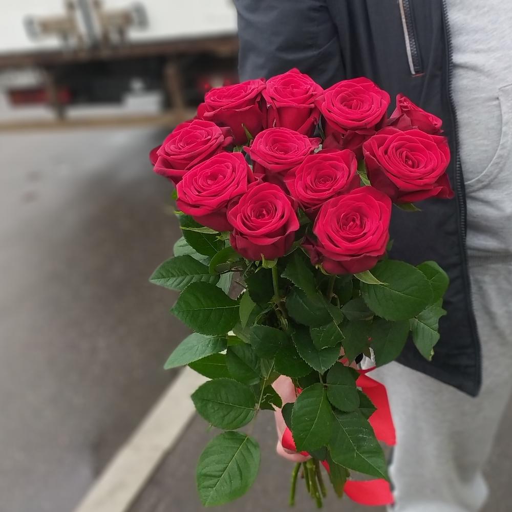11 красных роз