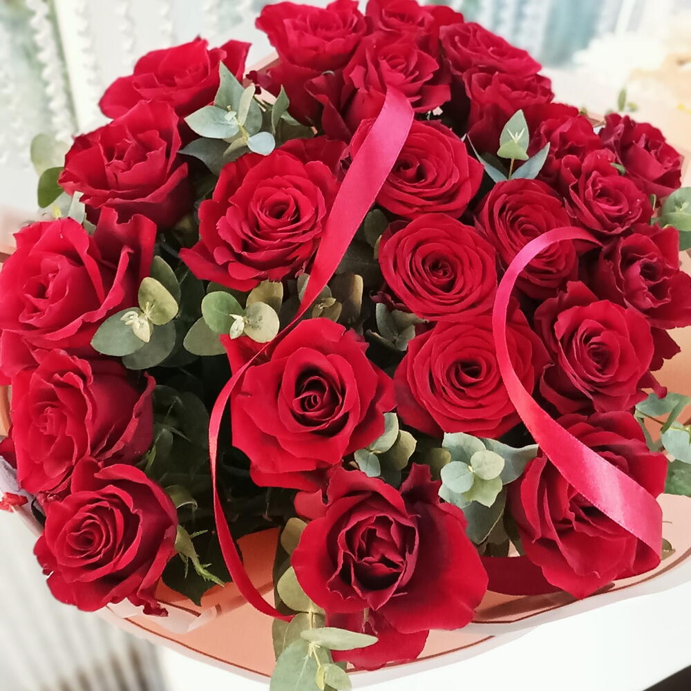 Розы красные