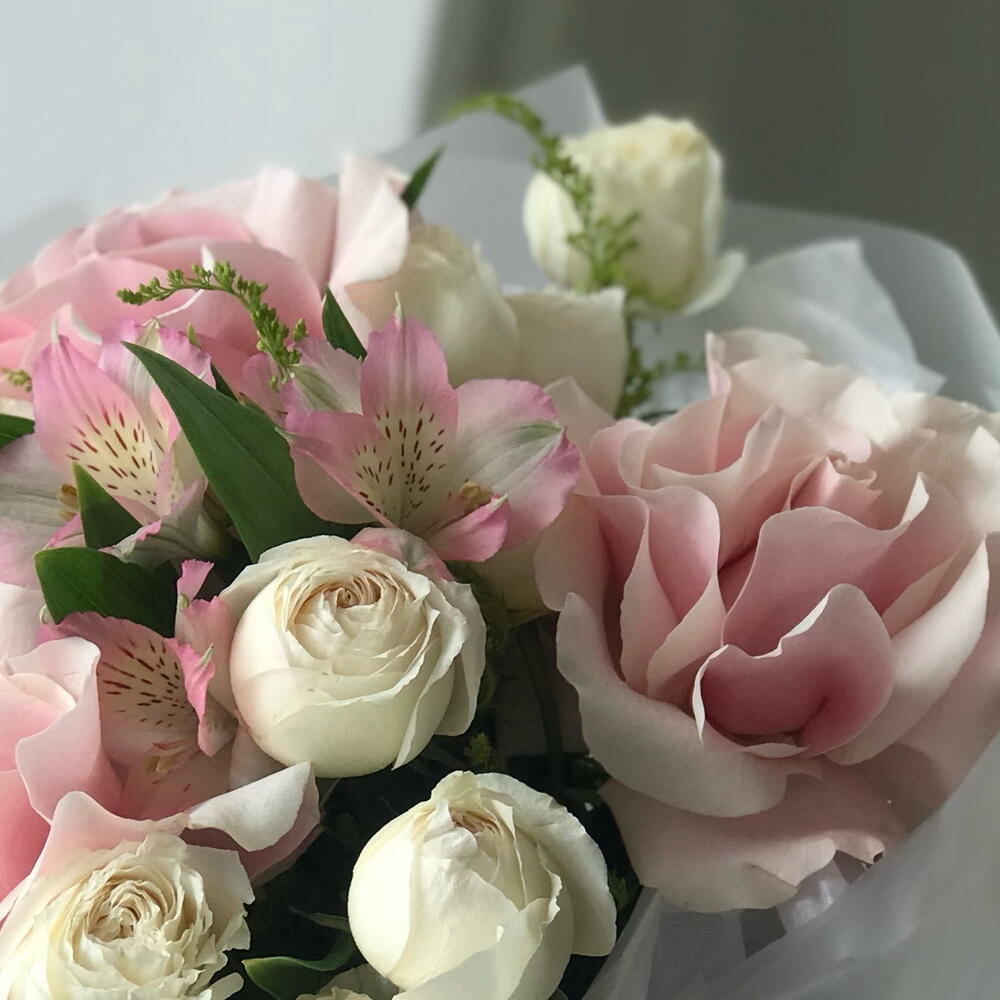 Букет ХИТ 3 француза, 3 кустовых, альстромерия / 15 Buket flowers