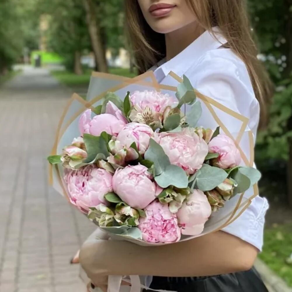 ПИОНОМАНИЯ 🩷Пионы Сара Бернар Розовые пионы, эвкалипт и белая альстромерия Дофаминовый букет
