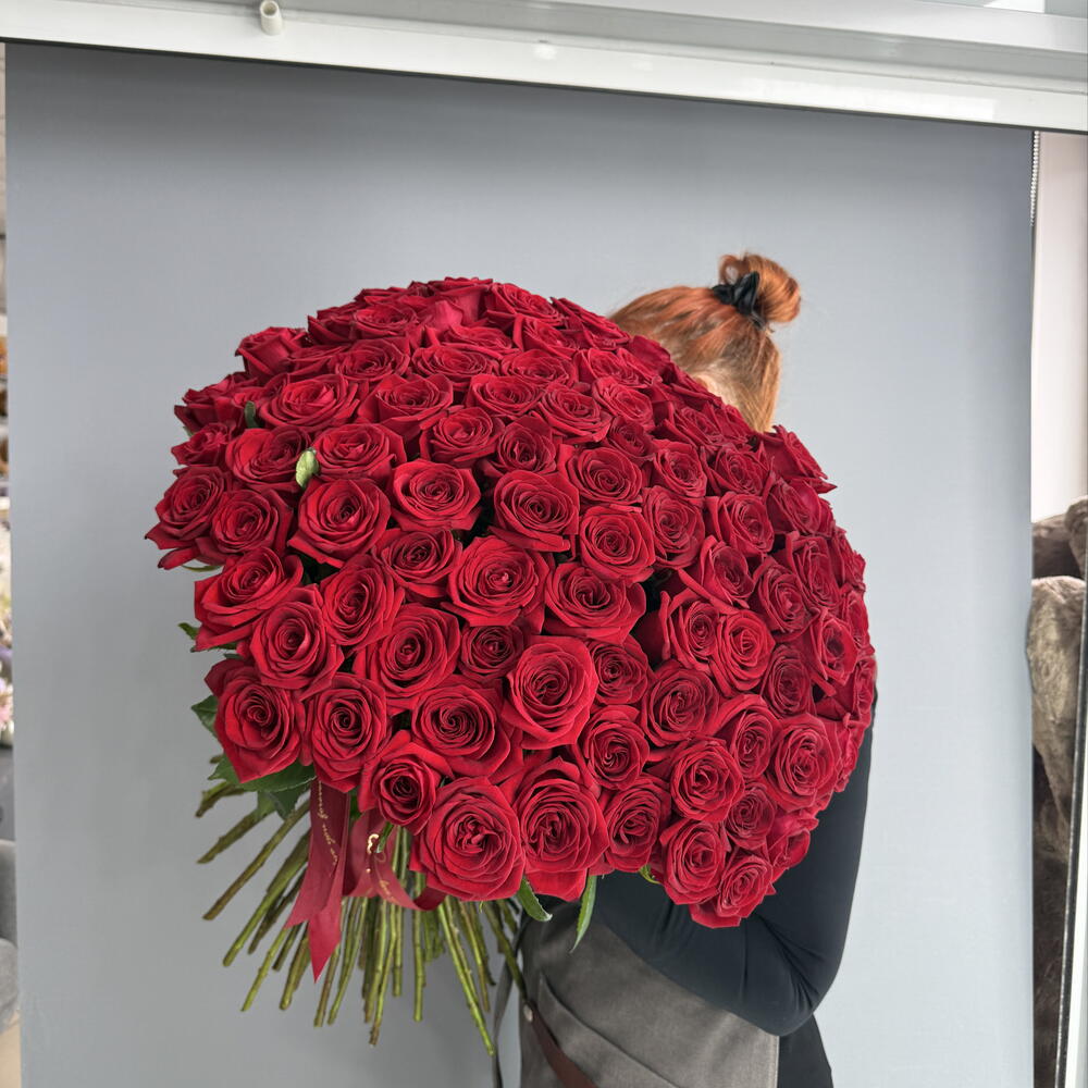 Моно букет с эфектом  101 🌹 Ред Наоме