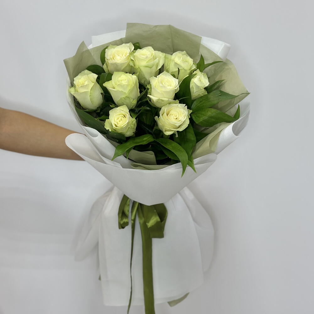 Букет- комплимент из белых роз