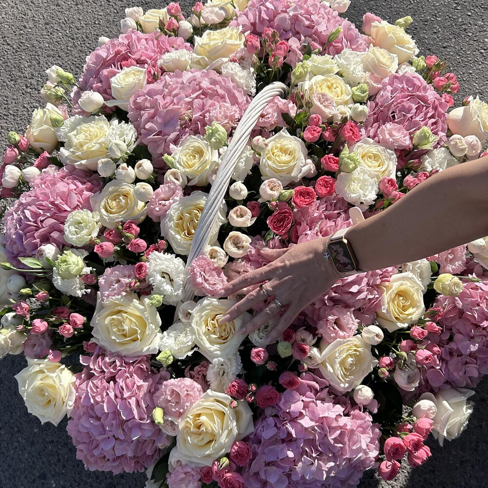 Stunning basket