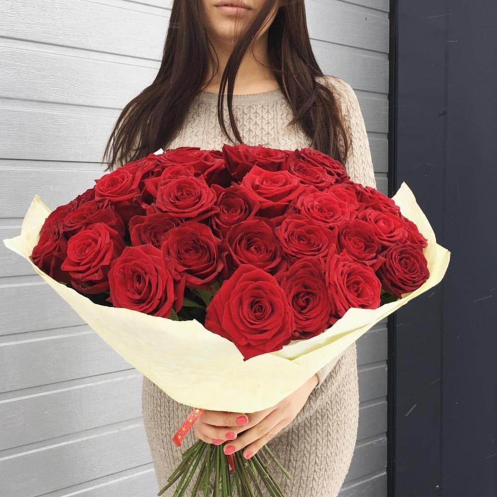 Букет из 51 розы для девушки
