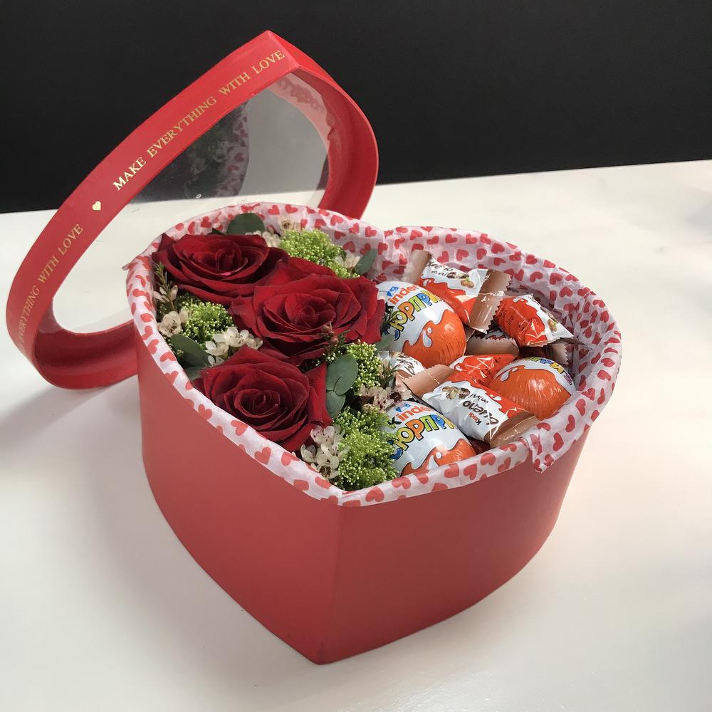 Коробка сердце с розами
