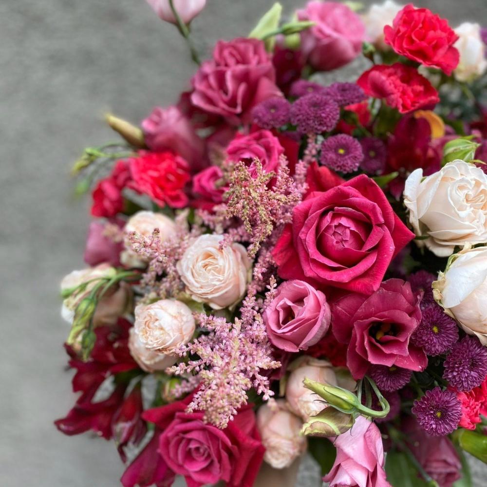 малиновые пионы свадебный букет. букет в малиновом цвете. букет в малиновом цвете. букет в малиновом цвете. букет в коробке "розовый".