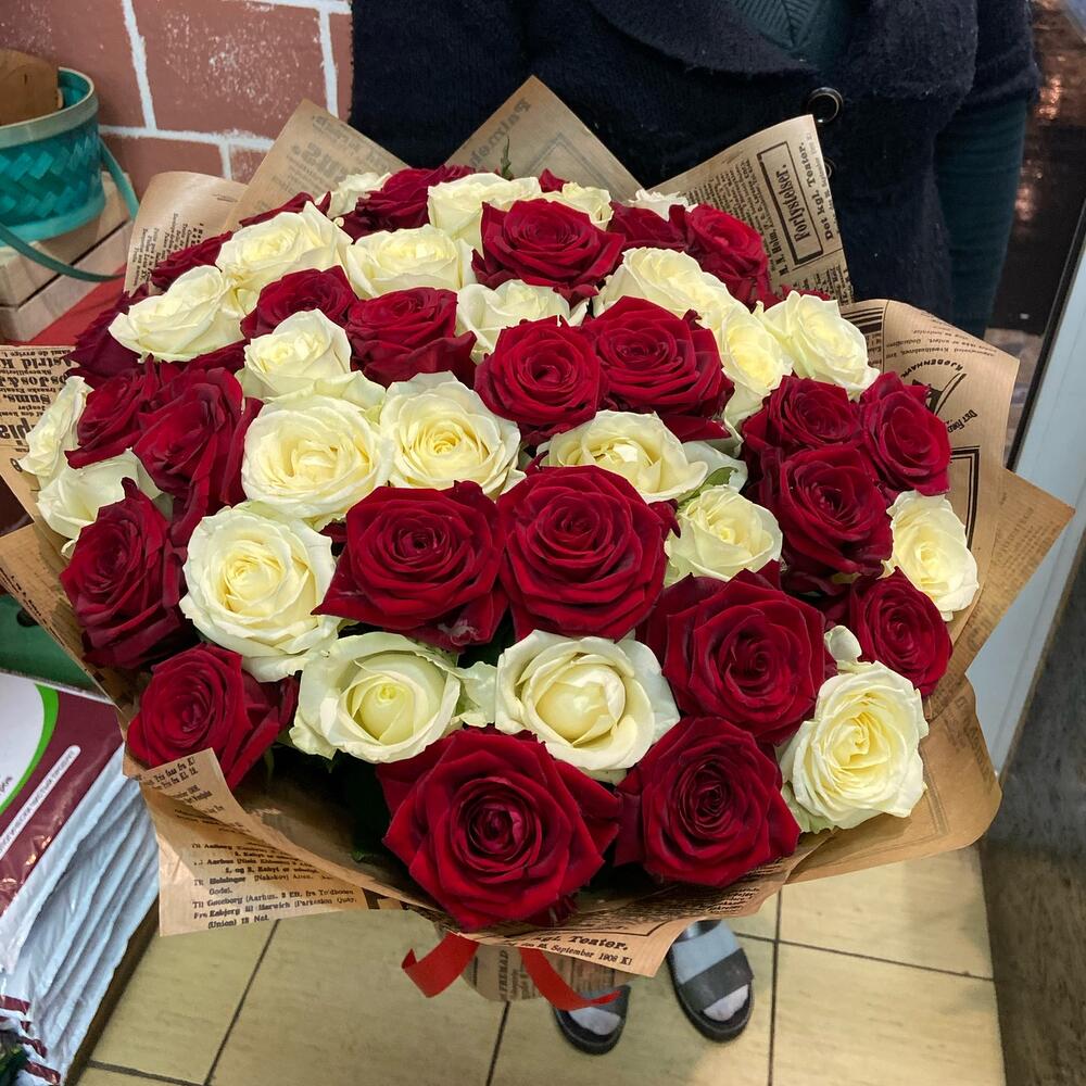 Букет «51 красивых роз»