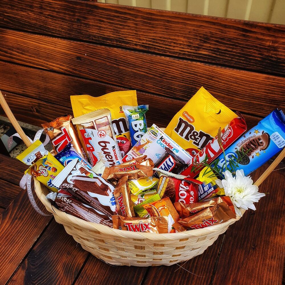 Сладкая корзина, Цветы и подарки в Анапе, купить по цене 2900 RUB ...