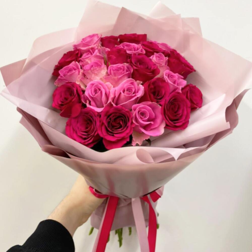 Поцелуй 💋 Букет розовых роз 25 штук