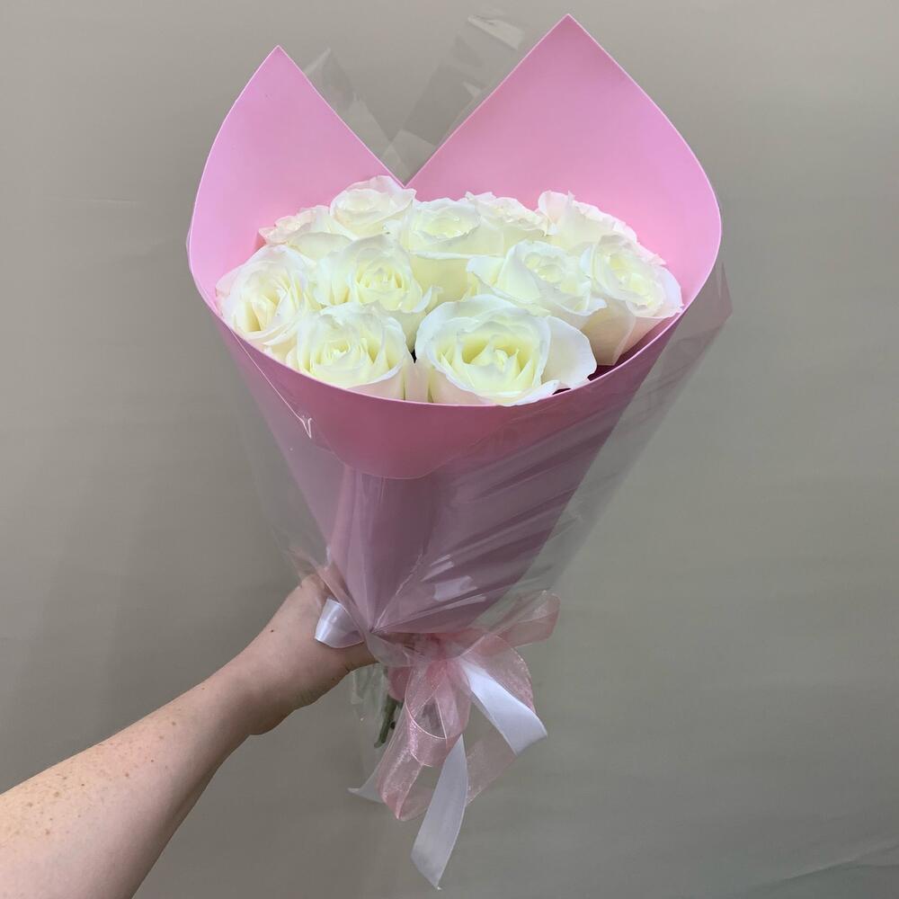 11  роз в стильной упаковке 🌸