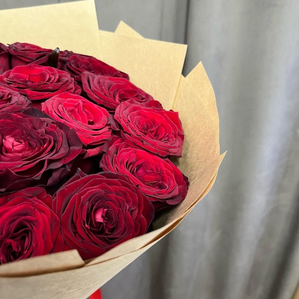 15 красных роз 🌹