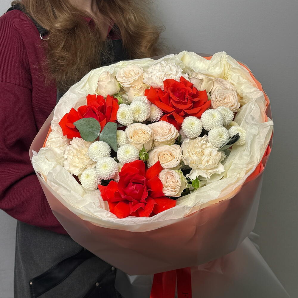 Принцесса (букет с розой, хризантемой, дианутсами)