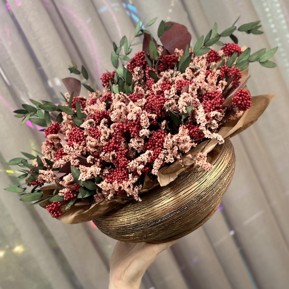 Композиция настольная/ цветы стабилизированные/ сухоцветы/ керамическая ваза