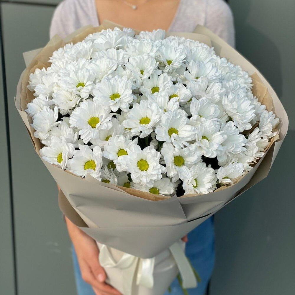Bouquet of chrysanthemum Martha