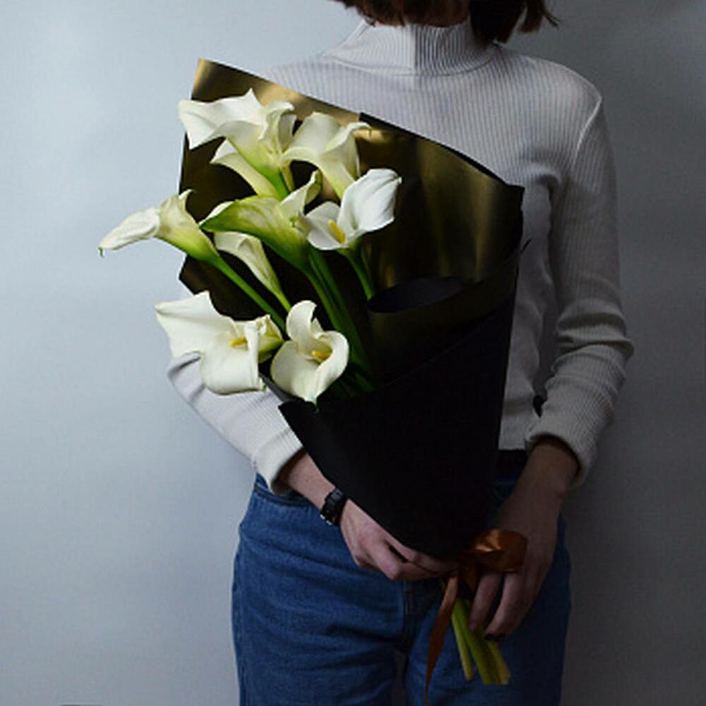 Букет из 9 белых калл