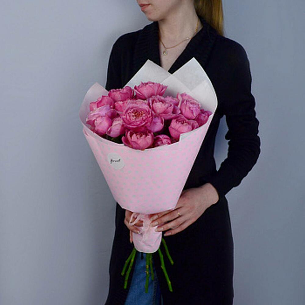 Букет из 7 кустовых пионовидных роз Juliet Cerise