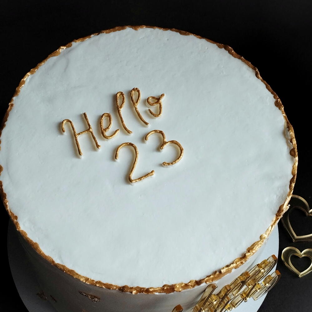 Бенто торт макси L 1 кг Happy birthday с золотой надписью