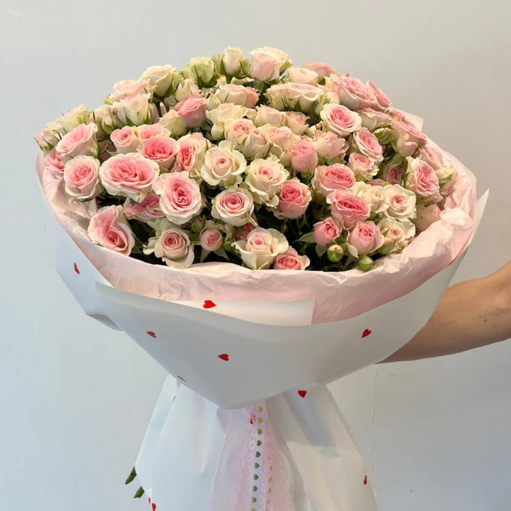 Нежный букет из кустовых роз Good mood