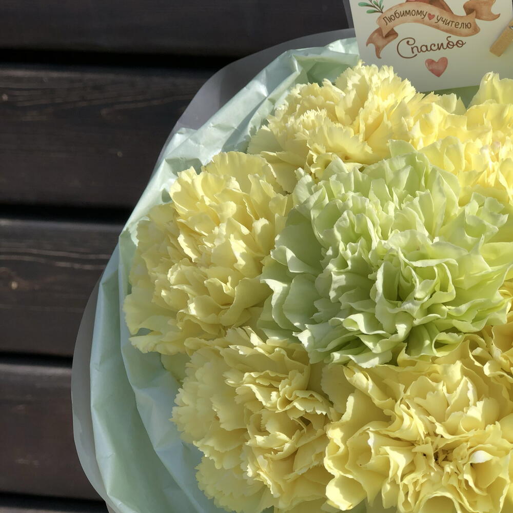 Букет-комплимент «Ромашка» из диантусов к 1 сентября 🌼