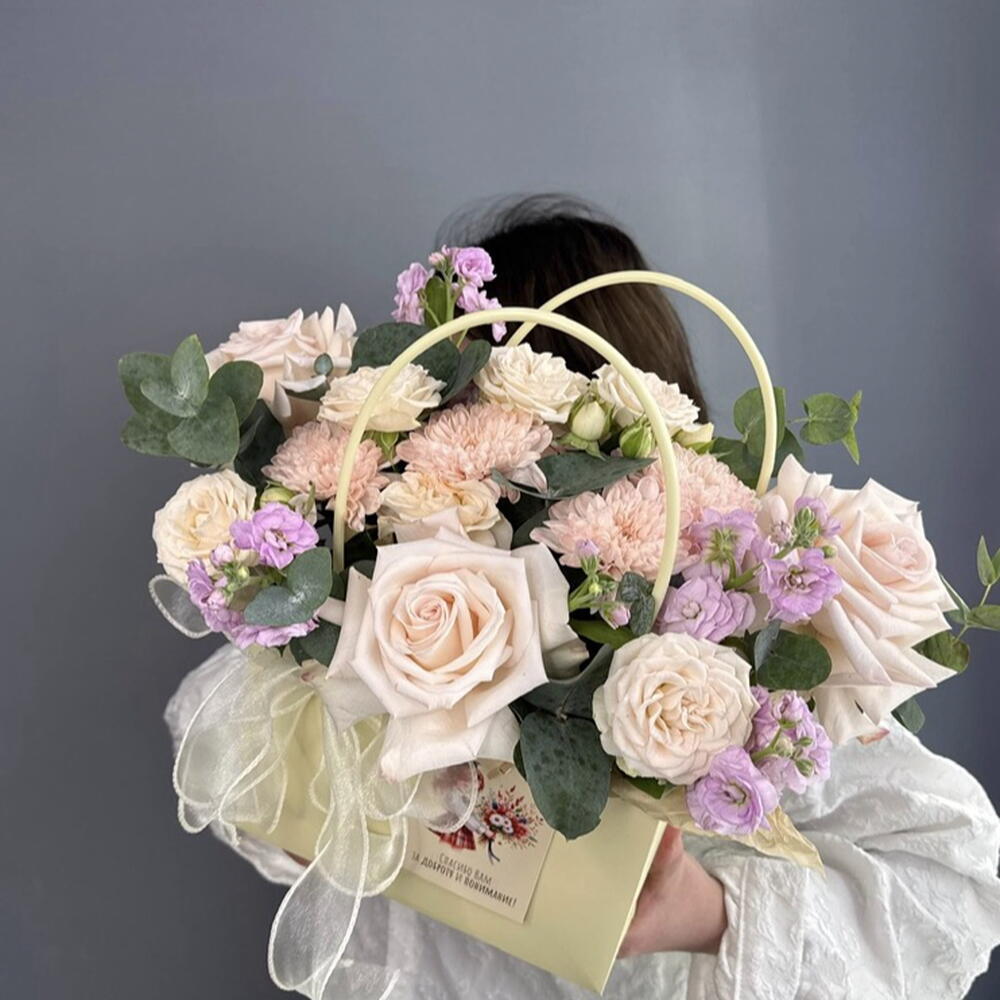 Композиция нежная 🌸 кремовая французская Роза 🥐 ароматная маттиола 💜 + открытка
