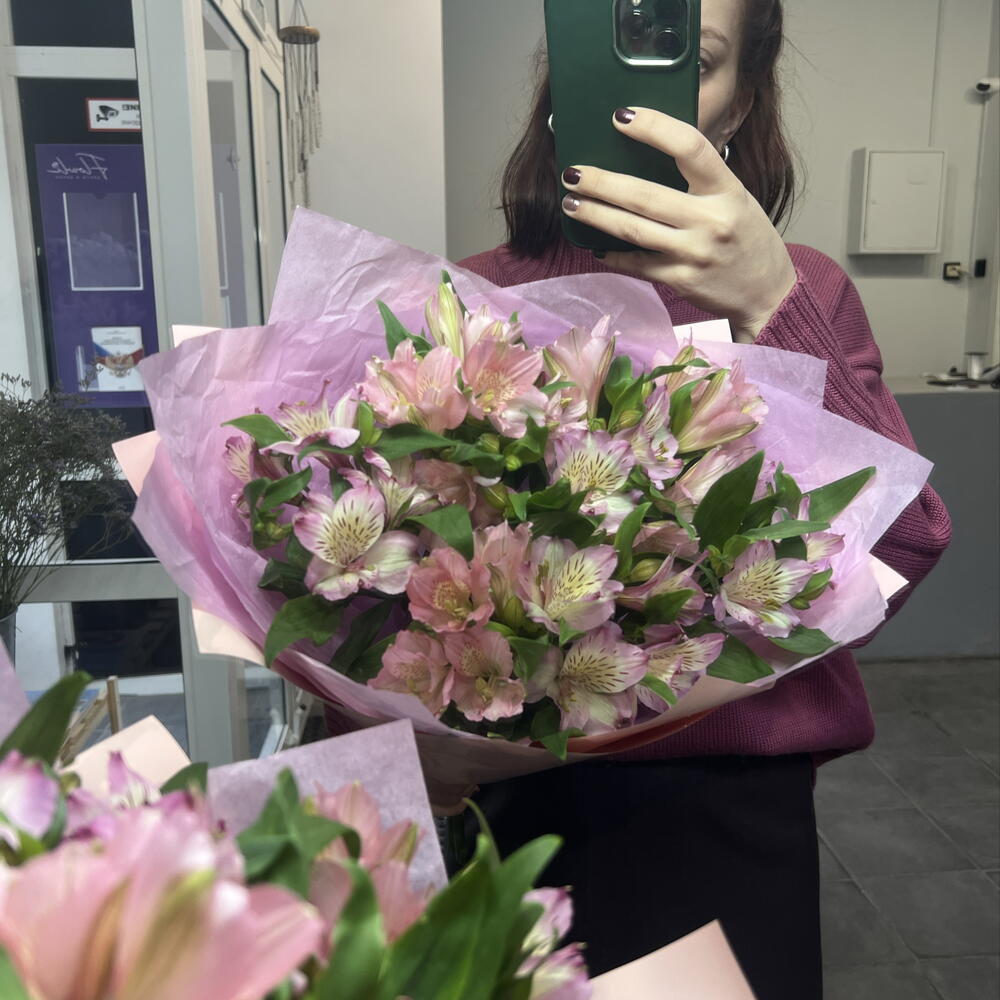 Букет альстромерий