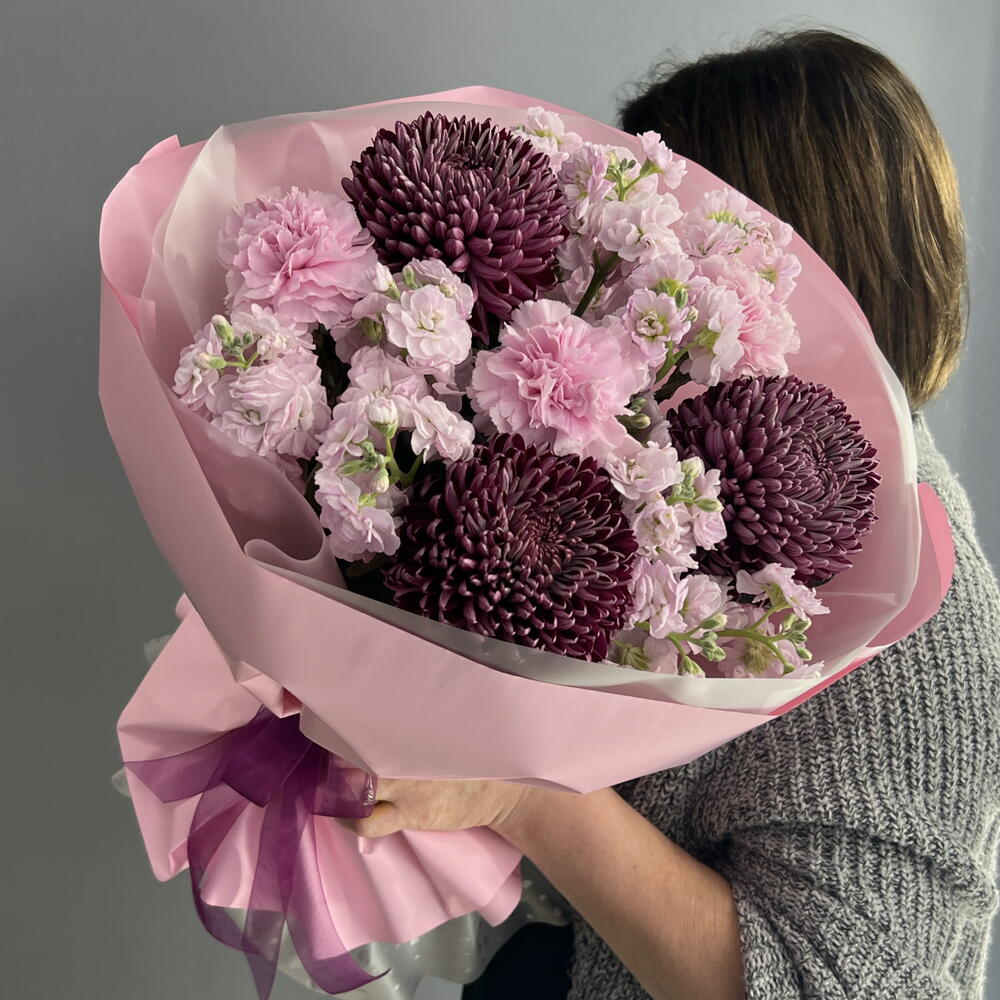 Букет сливового оттенка 🩷 хризантема бигуди 💖 ароматная маттиола 💗 розовый диантус 🌸🌸🌸