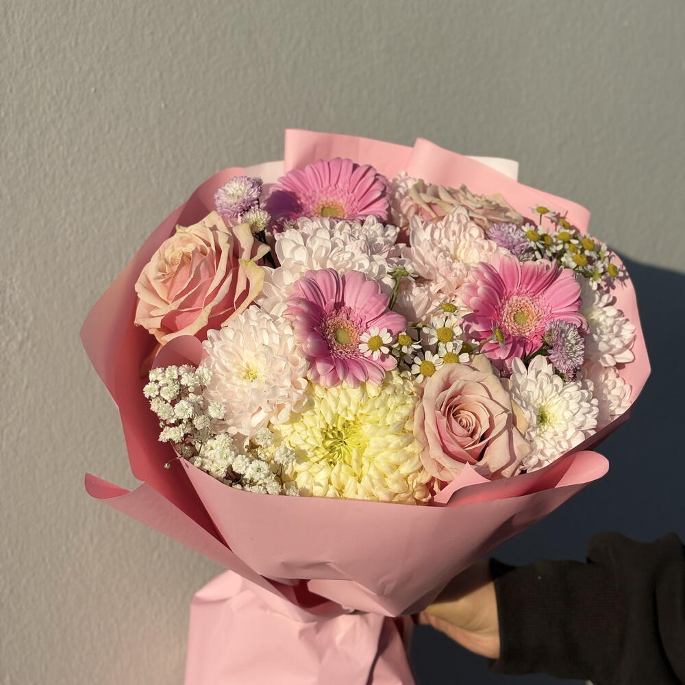 Букет из нежной герберы  и стильной ромашки 🌸