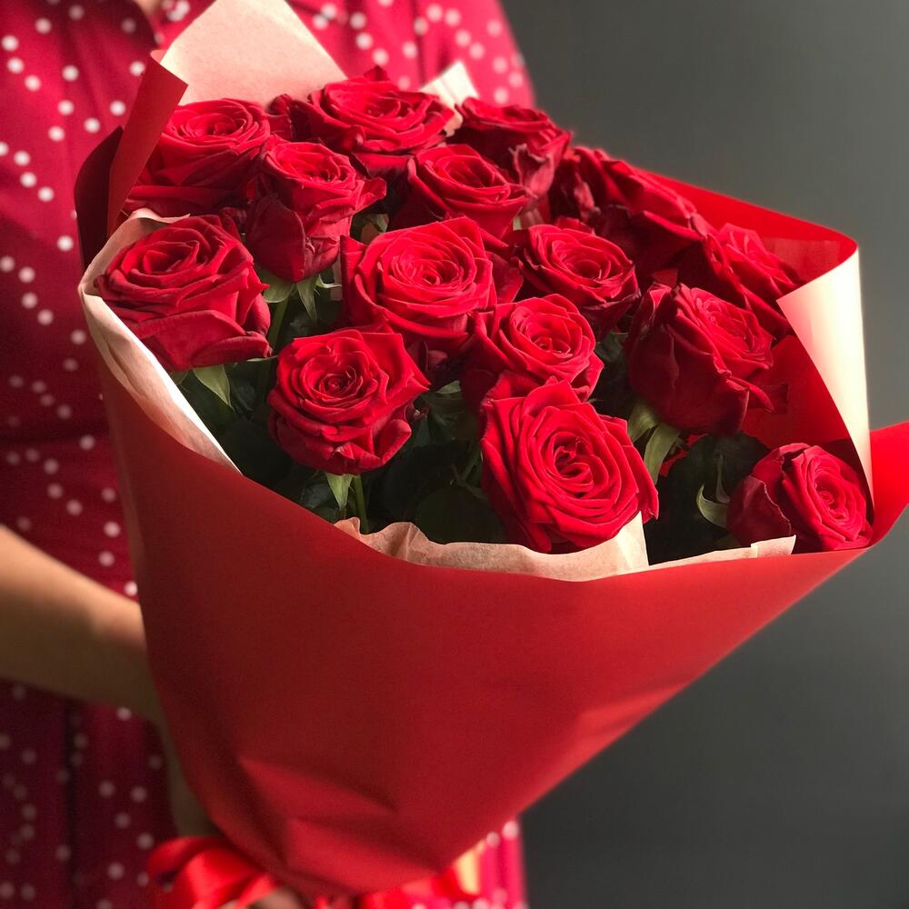15 красных роз в матовой плёнке, Цветы и подарки Ступино, Ступинский ...