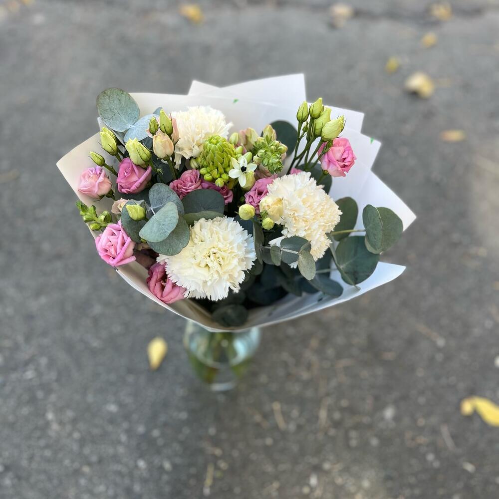 Нежный с эустомой