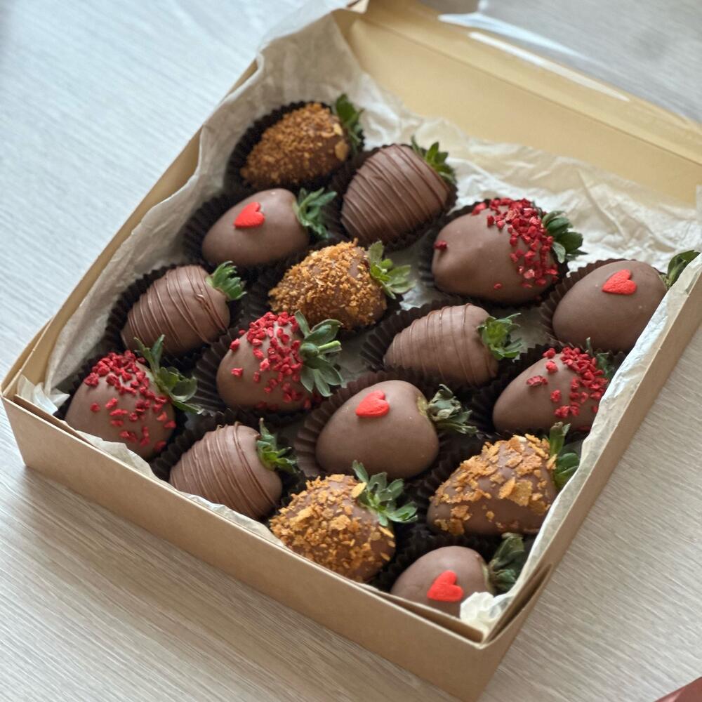 Клубника в шоколаде 16 шт