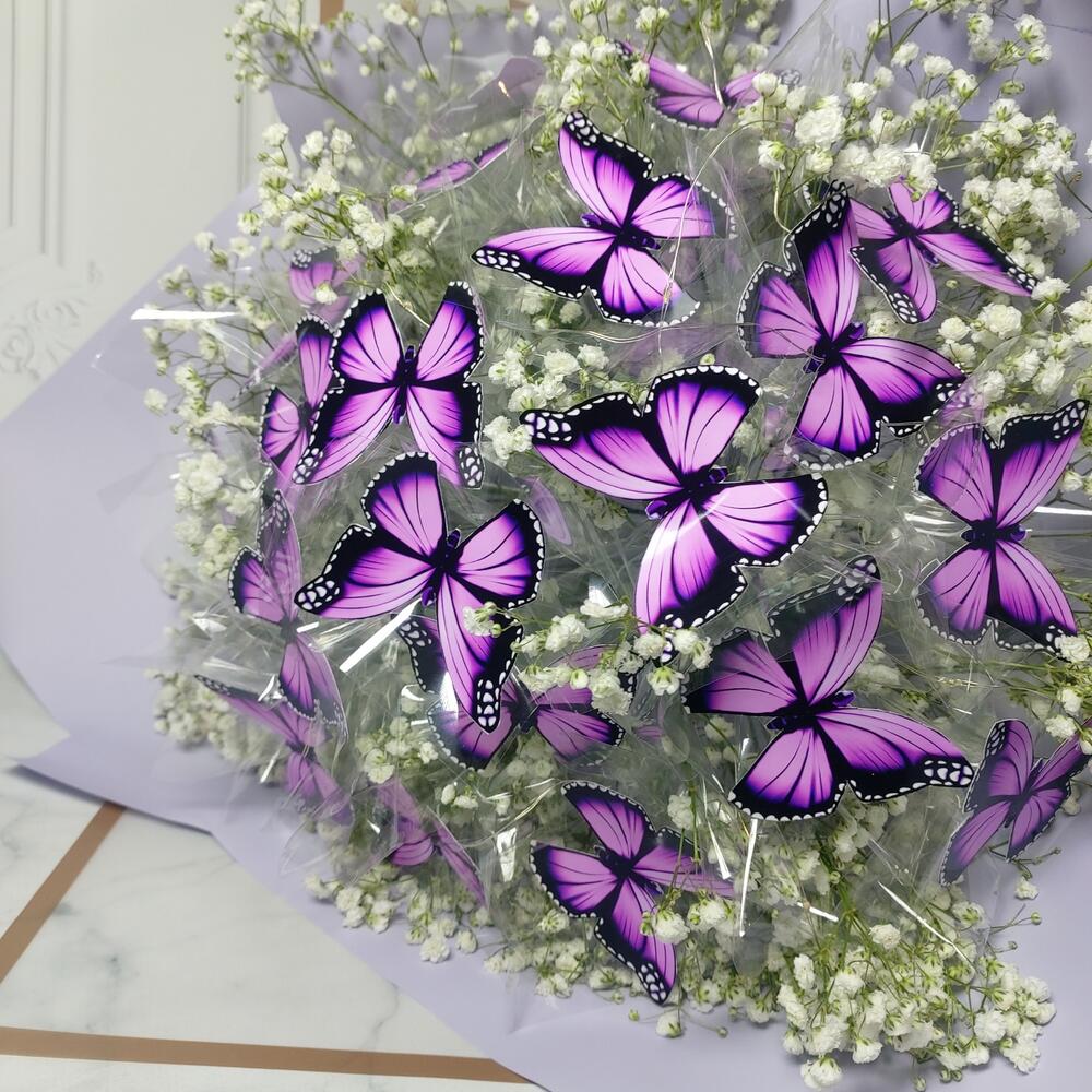 Букет из бабочек и гипсофилы