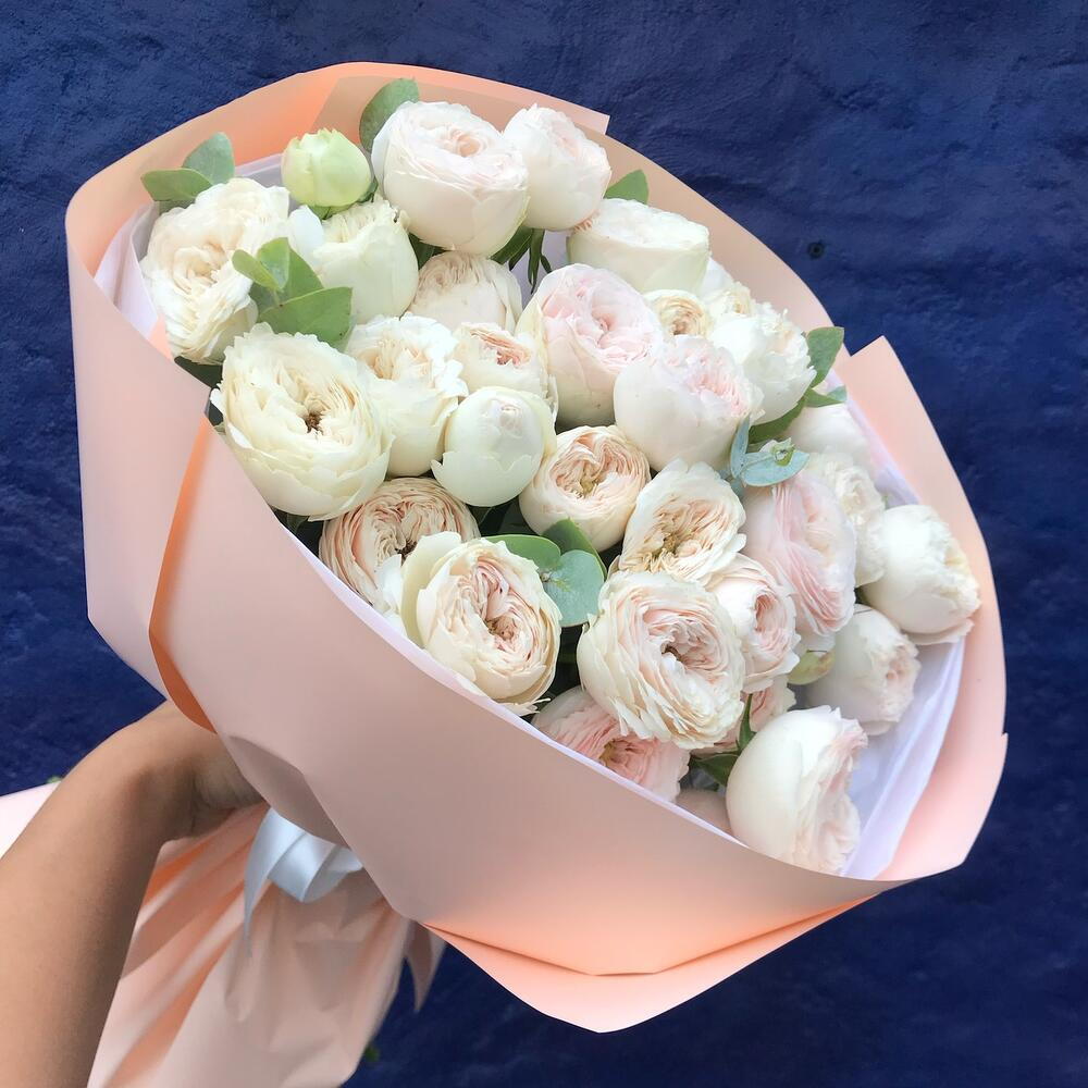 Букет кустовые розы 9