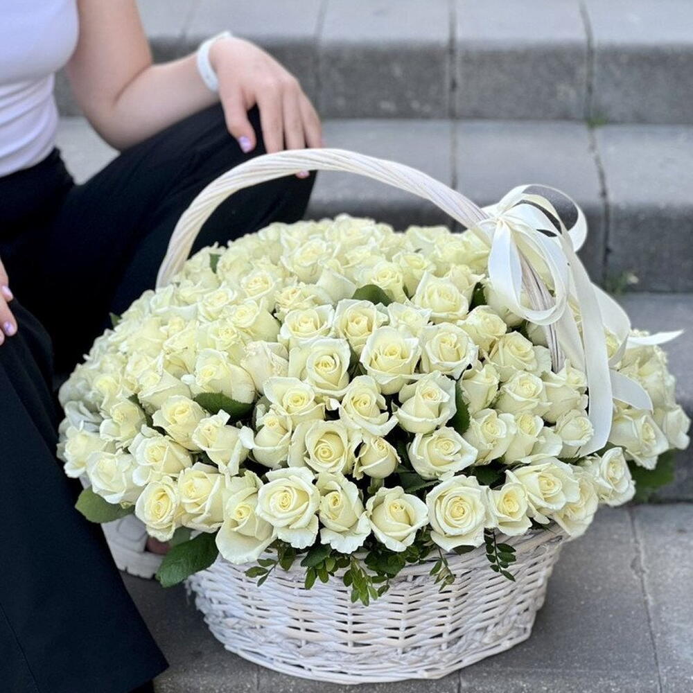 Корзина из роз "Медовый месяц"