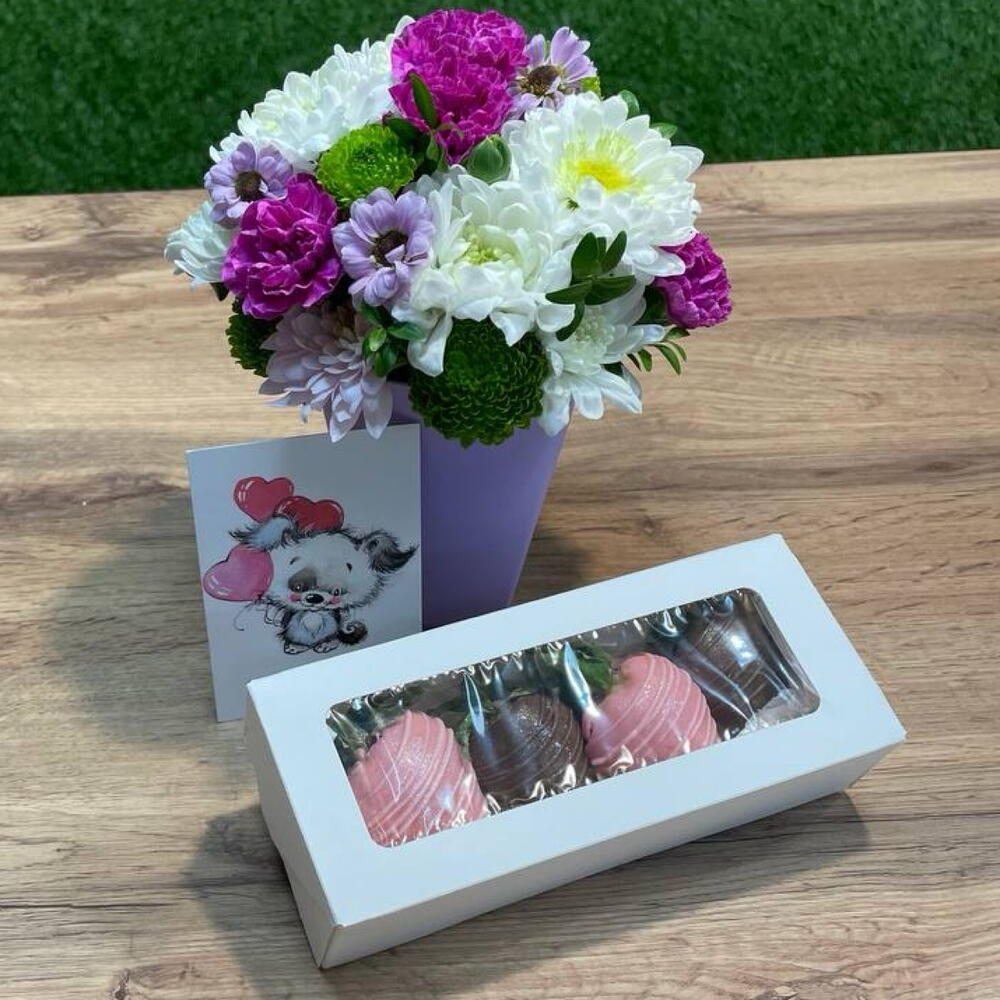 Комбо-набор цветочная композиция и клубника в шоколаде 🌸🍓