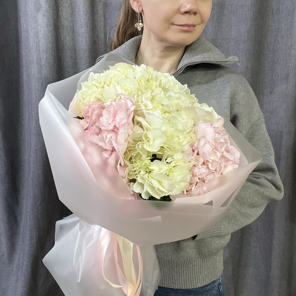 Букет из 5 гортензий