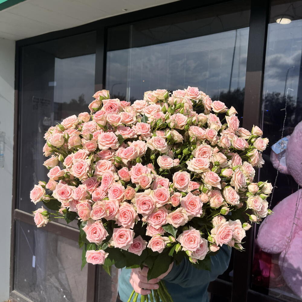 Кустовые розы 80см 25 шт