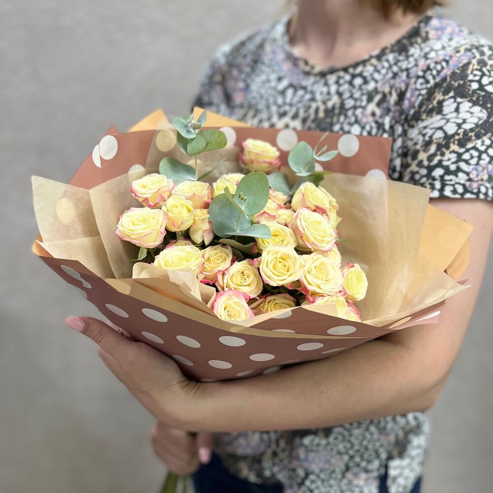 Букет-комплимент с кустовыми розами