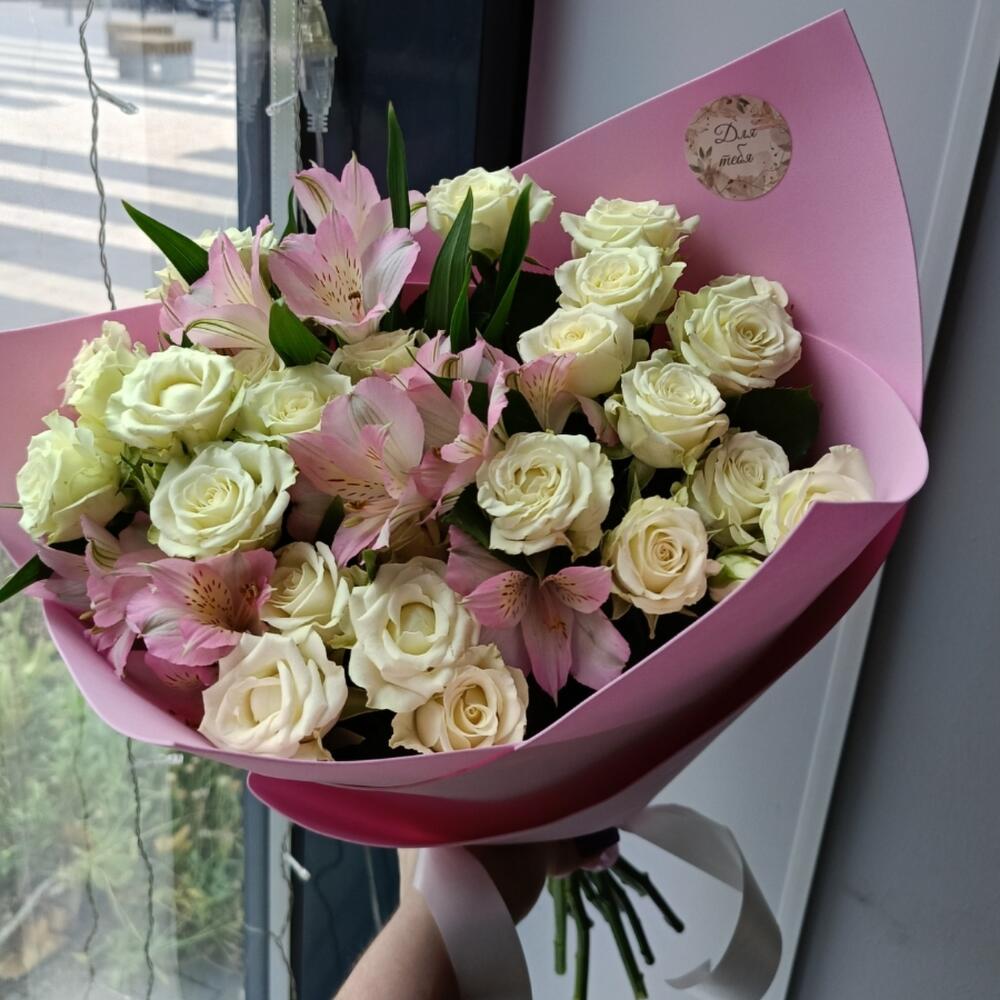 Букет с кустовой розой и Альстромерией 🌼  Кустовая роза