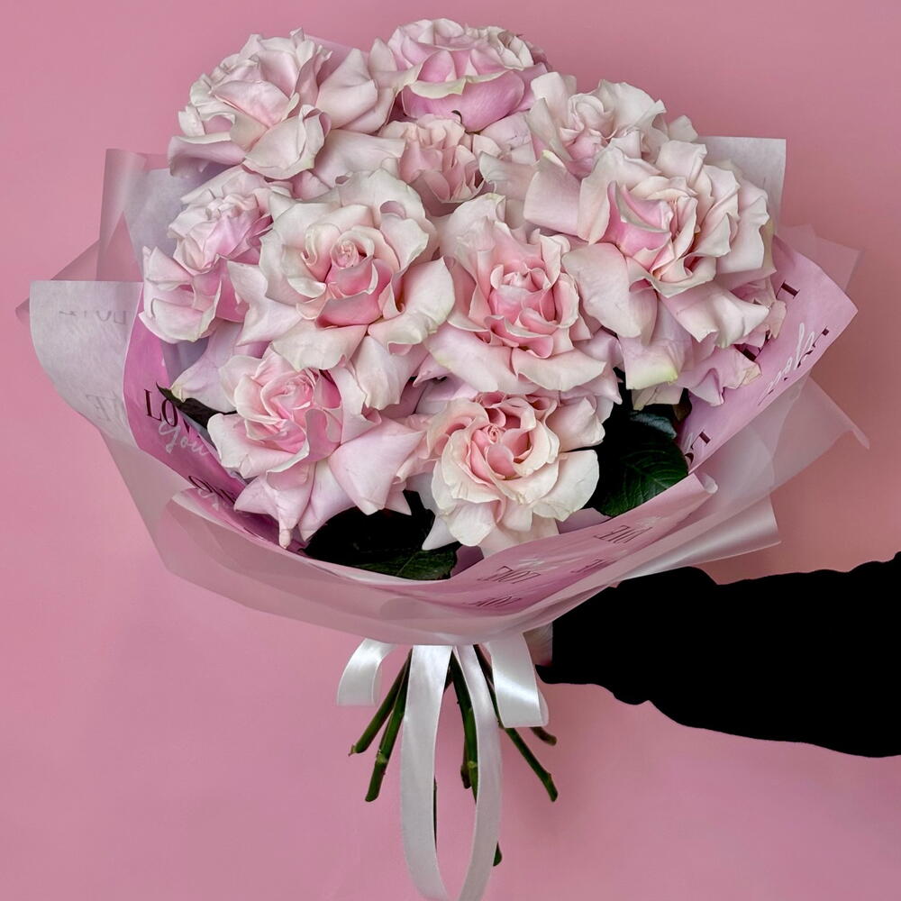 Bouquet of 11 pink French roses