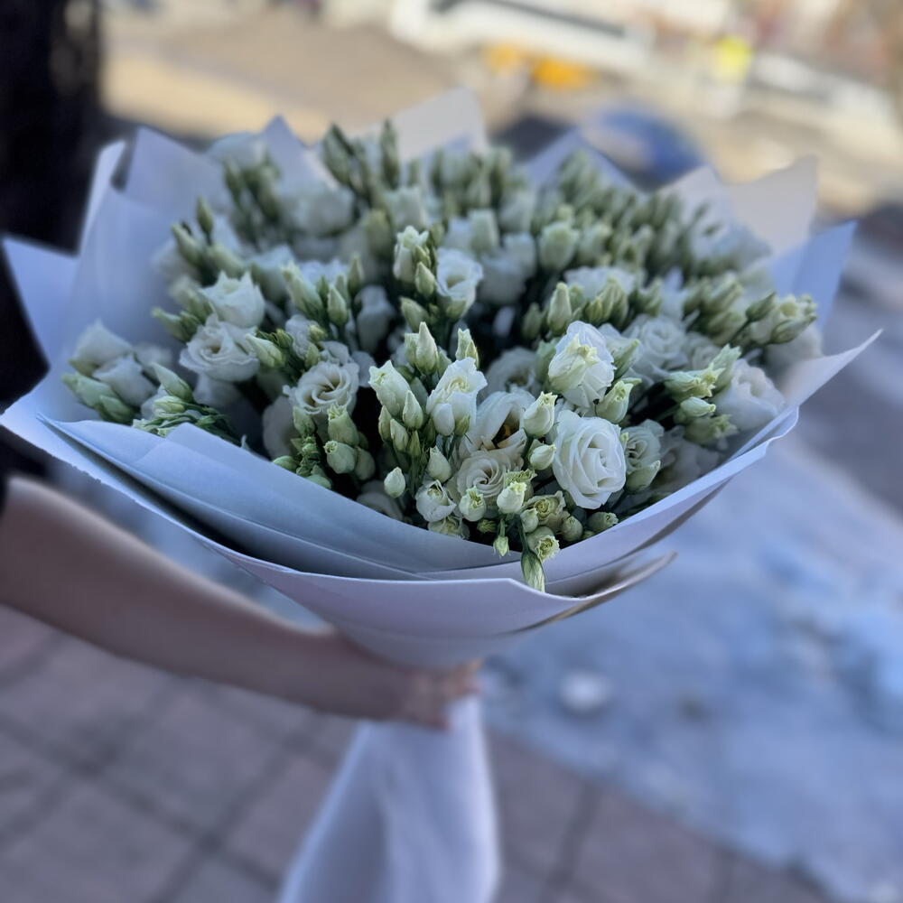 Монобукет из 19 лизиантусов