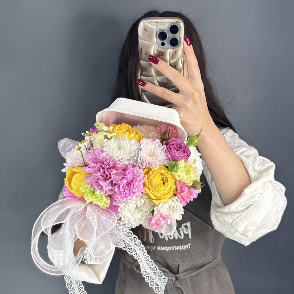 Бенто-Торт из цветов🎂💐 из Кустовой Розы и хризантемы Алтай