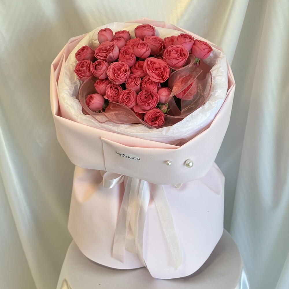 Кустовые розы фуксия🌸