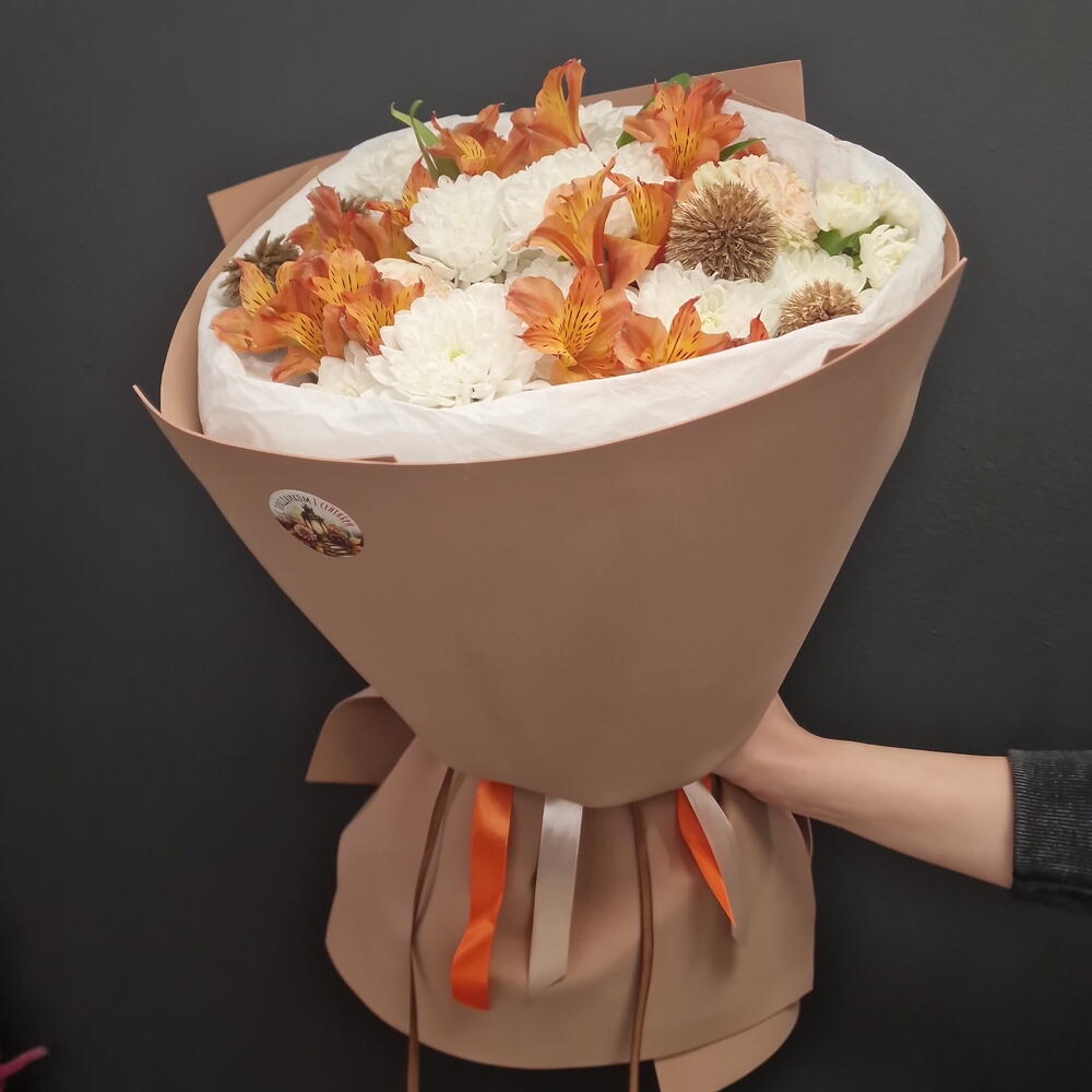 Букет с мордовником