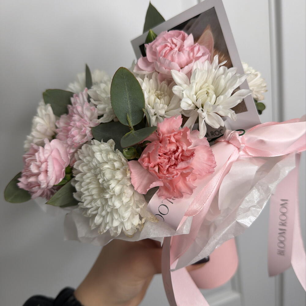 Милый стаканчик-комплимент Bloom room, диантус, хризантема