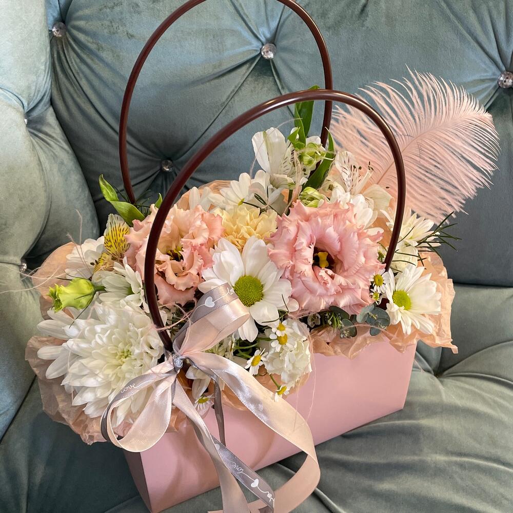 Элегантная сумочка с эустомой🌸