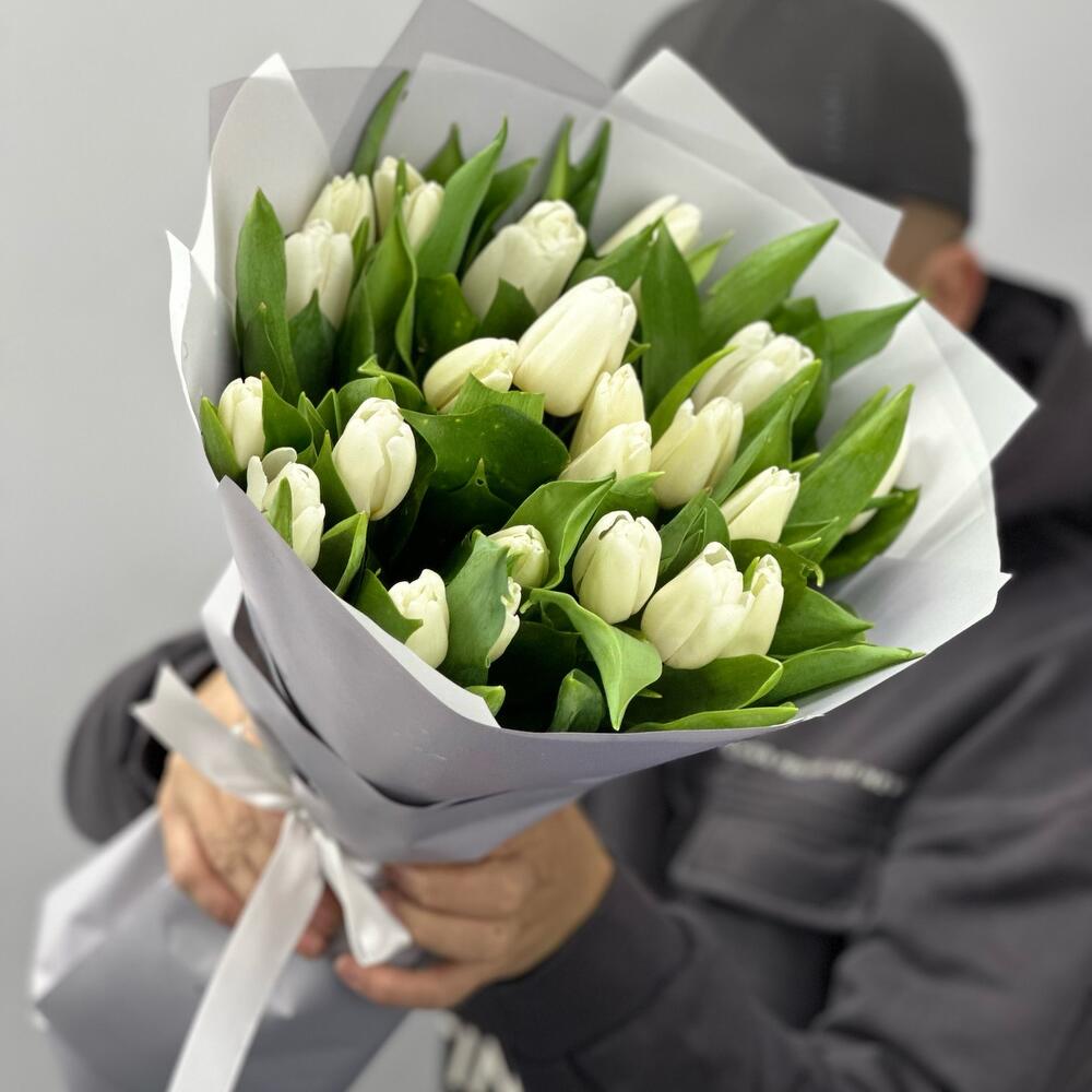 25 tulipán blanco