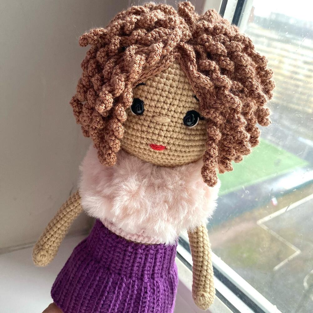 Кукла вязаная игрушка