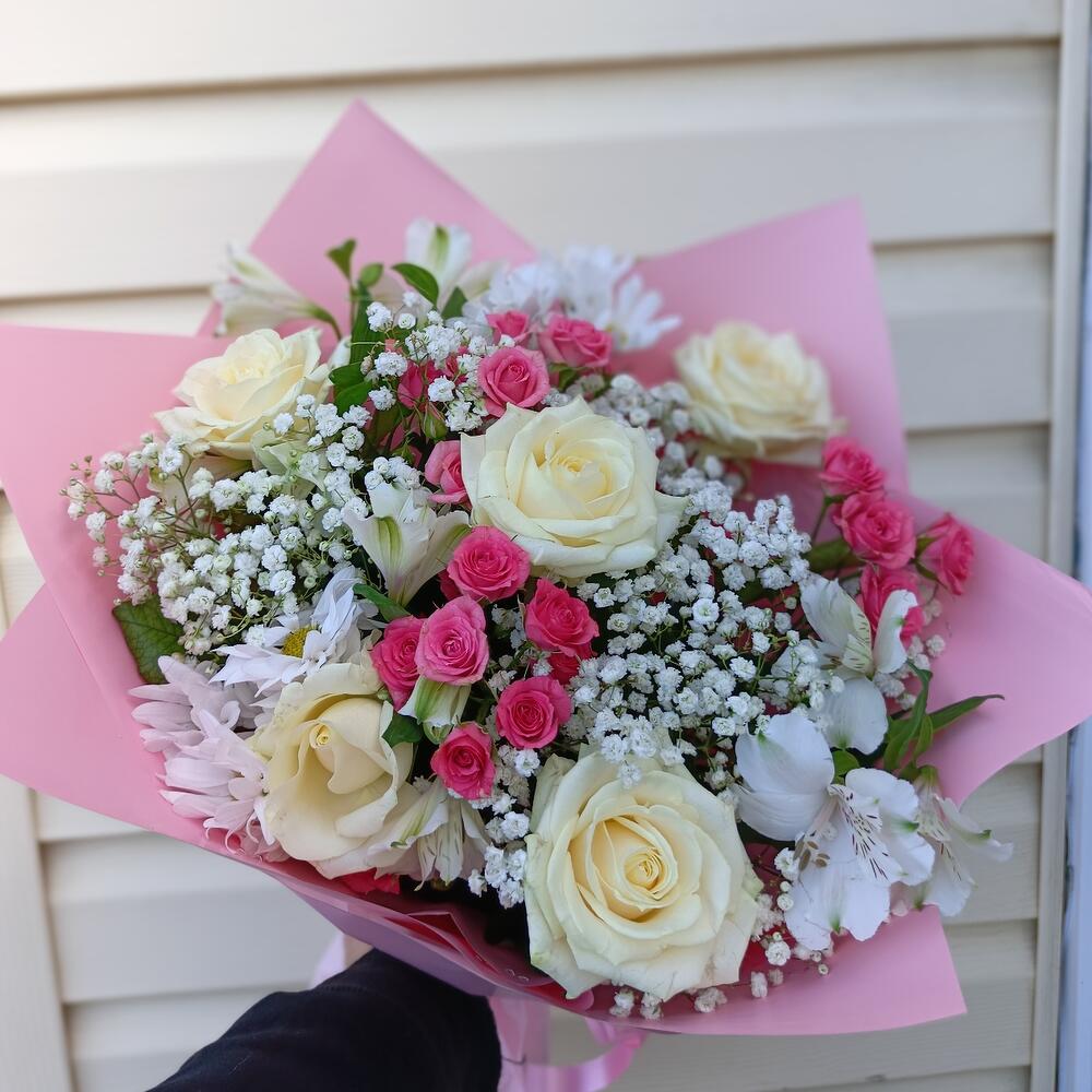 Ramo de rosas prefabricadas